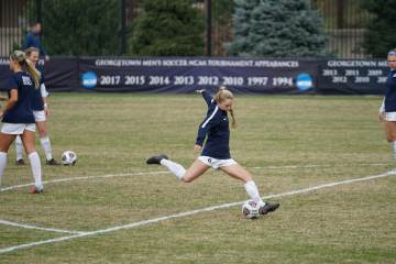 邵佳一遭质疑！国足名单最大争议：联赛垫底队3人入选，第二却0人（配图示意）
